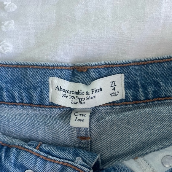 Abercrombie shorts// size 27 or 4 - Picture 2 of 2